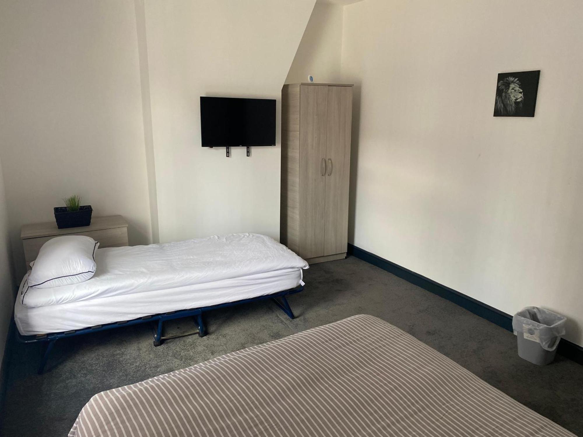 Stoke-on-Trent Houghton Guest House 1 מראה חיצוני תמונה