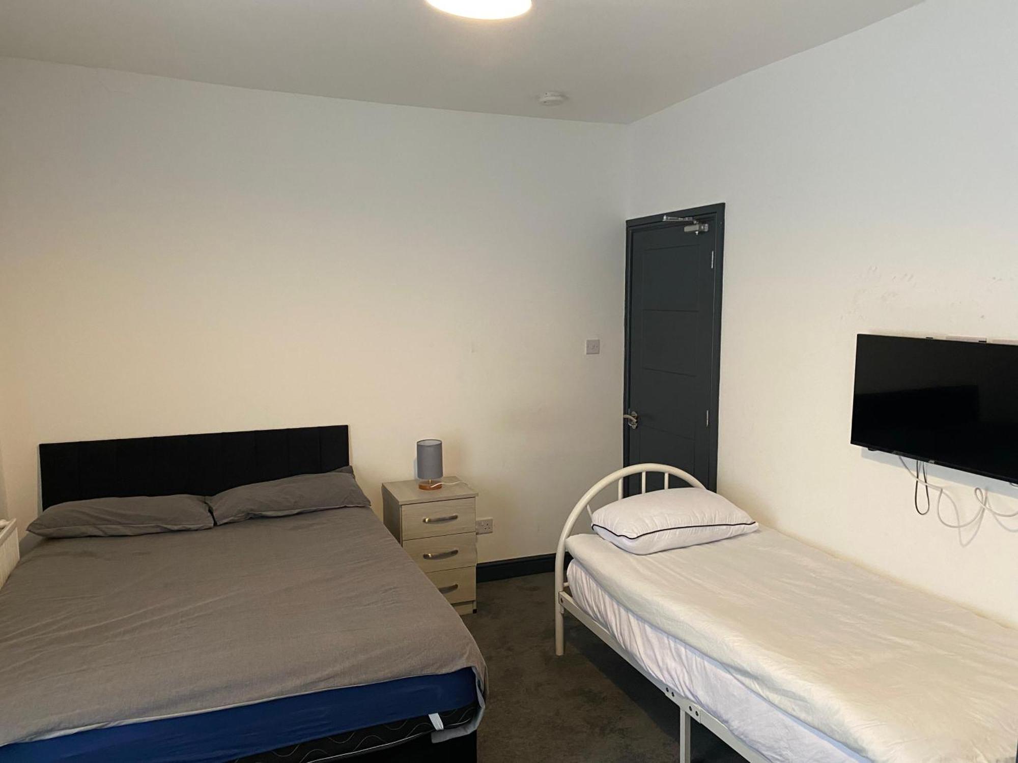 Stoke-on-Trent Houghton Guest House 1 מראה חיצוני תמונה