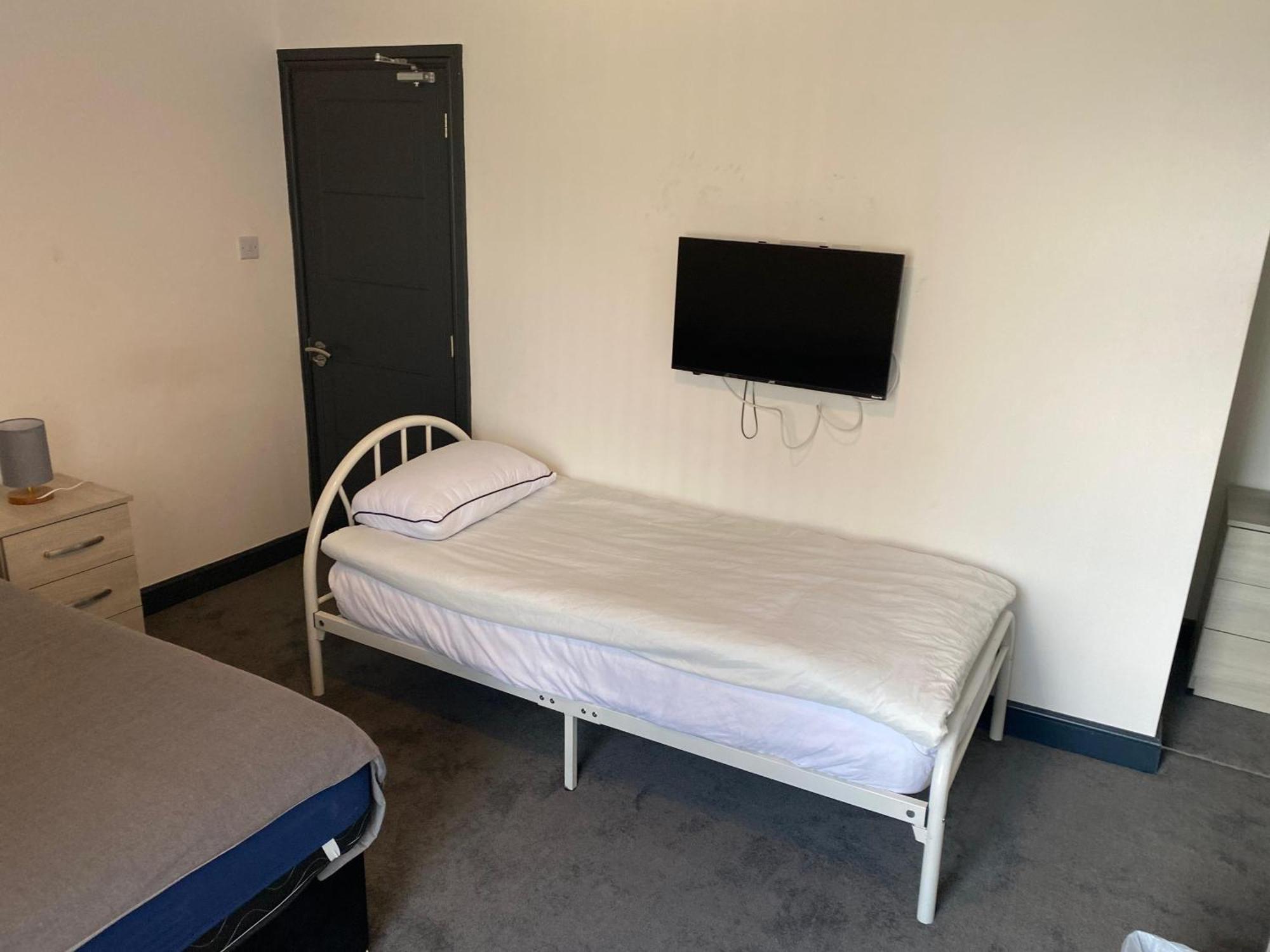 Stoke-on-Trent Houghton Guest House 1 מראה חיצוני תמונה